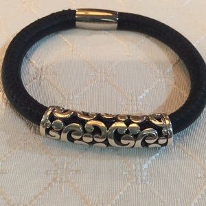 Brighton Black Leather Woodstock